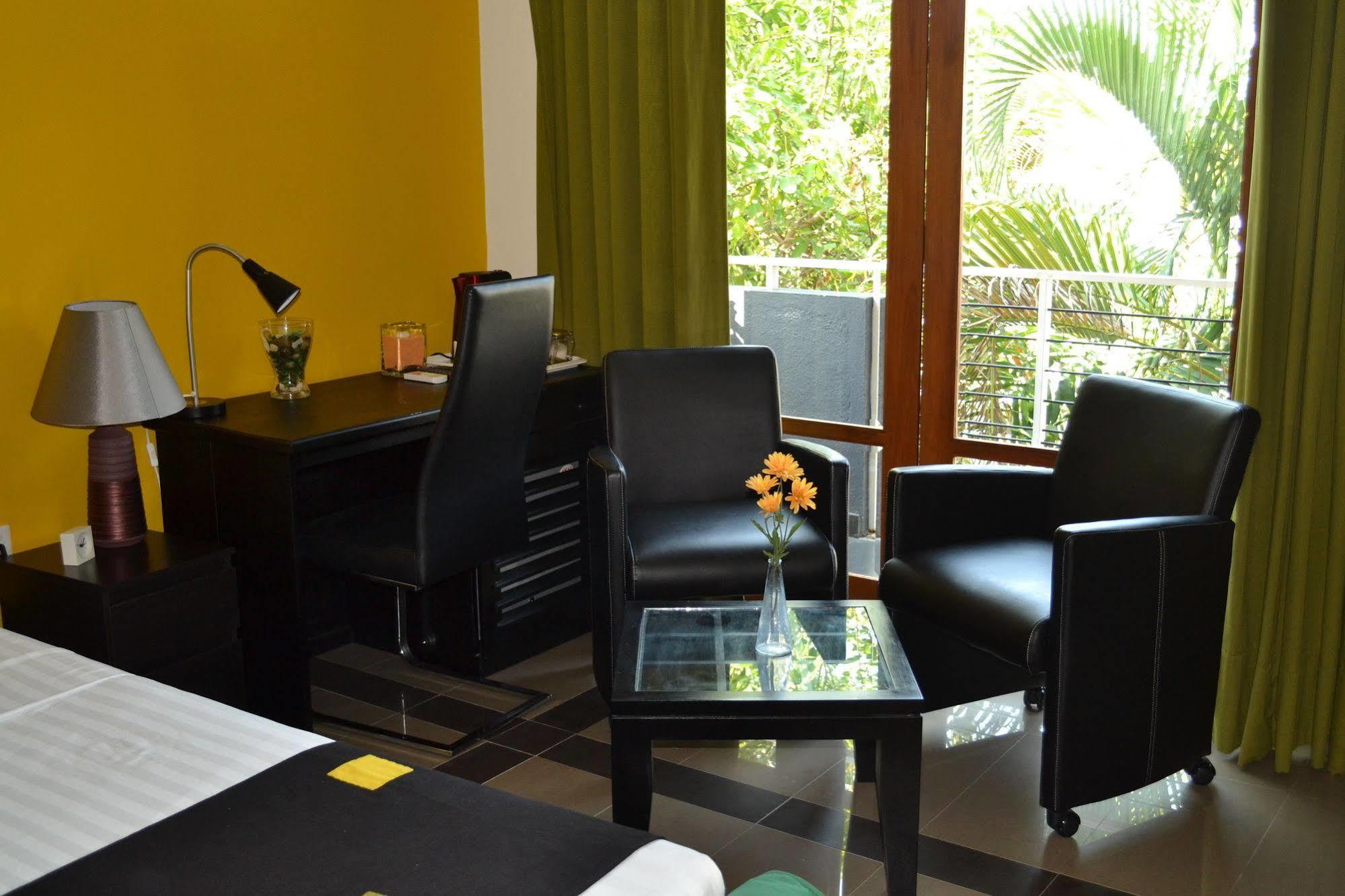 Oyo 437 Amali Residence Nugegoda Exterior foto