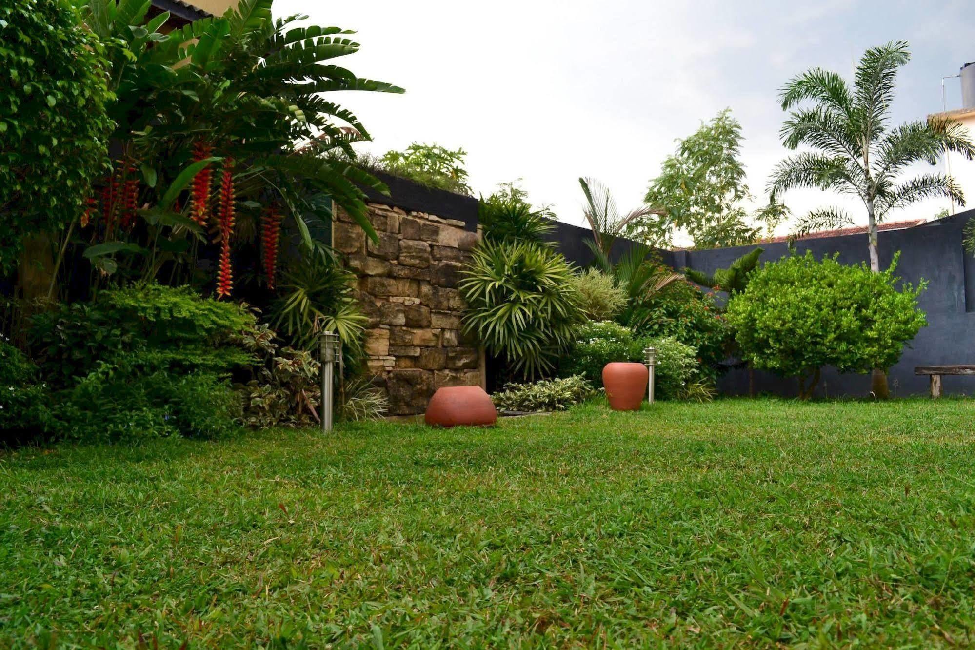 Oyo 437 Amali Residence Nugegoda Exterior foto